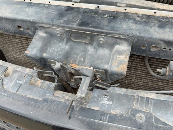 1997-2005 Ford Expedition Hood Latch Assembly With Bracket Oem Yl3Z16138Aa — photo 5