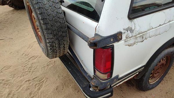 1984-1994 Chevy S10 Blazer Spare Tire Carrier Oem Swing Gate — photo 3