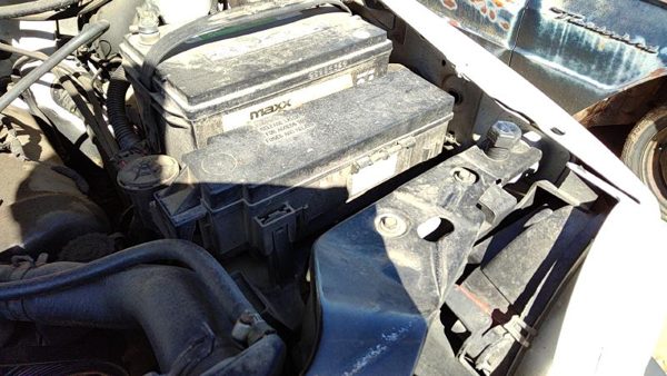 2005 Jeep Liberty Engine Fuse Box 3.7L — photo 1