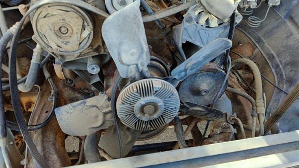 88-97 Sierra 2500 Complete Cooling Fan Blade Assembly With Clutch 5.7L At 4X4 — photo 3