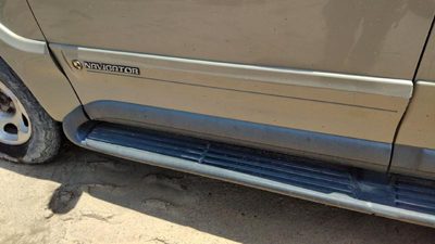 98 Lincoln Navigator Driver Left Front Moulding From Door Oem Trim Strip Gold Bi