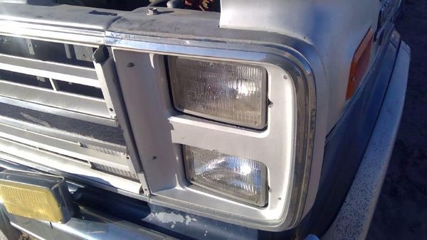 1989 Chevy G20 Van Driver Left Trim Bezel Around Headlight Oem Dual 15596118 — photo 4