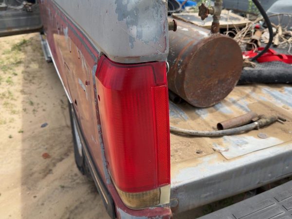 1987-1996 Ford F150 Driver Left Tail Light Brake Lamp Oem Rear E7Tz13405A — photo 1