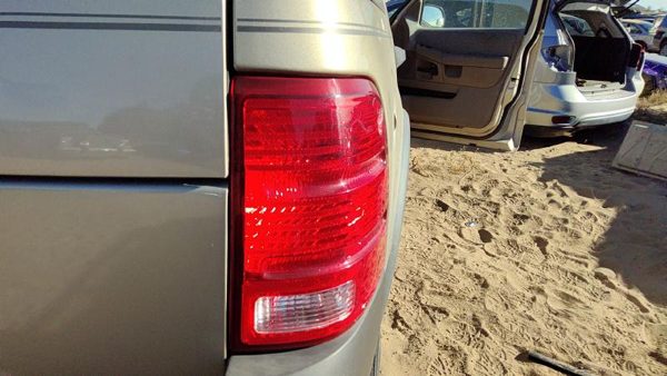2002-2005 Ford Explorer Passenger Right Tail Light Brake Lamp Oem Rear — photo 2