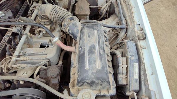 92-95 Cherokee Complete Air Intake Cleaner Filter Box Housing With Tube 4.0L — photo 2