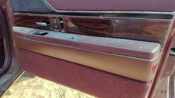 1997-1999 Buick Lesabre Passenger Right Front Door Trim Panel With Switches Red — photo 5