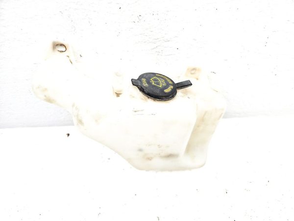 90-97 Town Car Windshield Washer Fluid Reservoir With Pump Oem Wiper Tank — photo 1