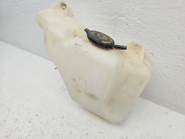 90-97 Town Car Windshield Washer Fluid Reservoir With Pump Oem Wiper Tank — photo 7