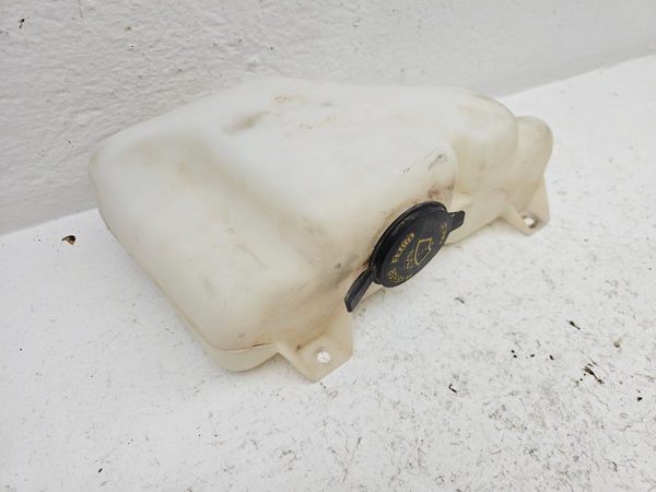 90-97 Town Car Windshield Washer Fluid Reservoir With Pump Oem Wiper Tank — photo 10