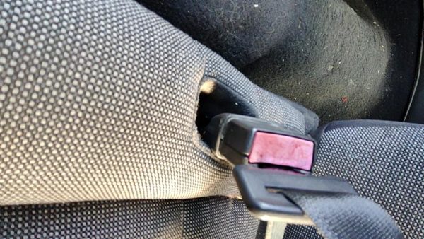 2005 Ford Crown Vic Driver Left Front Seat Belt Buckle Receiver Oem Black — photo 4