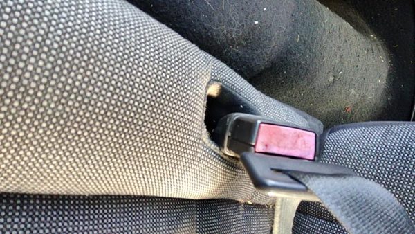 2005 Ford Crown Vic Driver Left Front Seat Belt Buckle Receiver Oem Black — photo 3