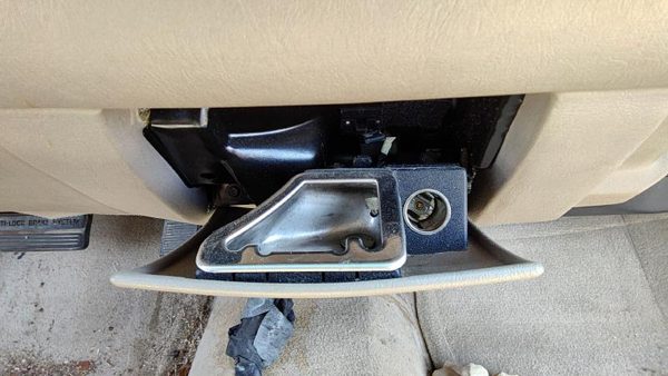 1999-2005 Buick Park Ave Ash Tray Assembly Oem Slide Out Dash Tan — photo 2