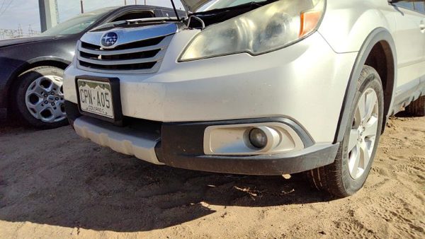 2010-2012 Subaru Legacy Outback Front Bumper Cover Assembly Oem 7J Satin White — photo 2