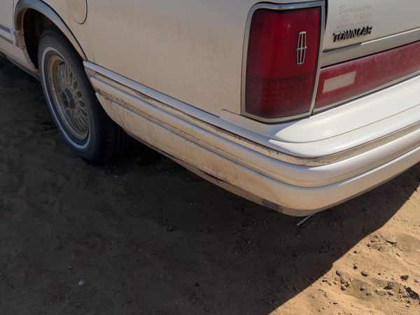 1991-1994 Lincoln Town Car Rear Bumper Cover Assembly Oem Back White Wt — photo 4