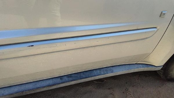 05-09 Equinox Passenger Right Front Moulding From Door Oem Trim Strip Silver 67U — photo 4
