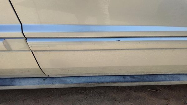 05-09 Equinox Passenger Right Front Moulding From Door Oem Trim Strip Silver 67U — photo 2