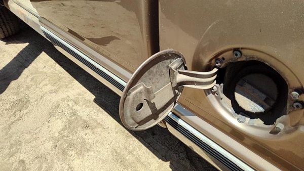 1995-2000 Silverado 2500 Fuel Tank Door With Hinge Gas Lid Oem Filler Gold 55U — photo 6