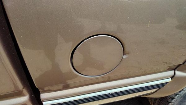 1995-2000 Silverado 2500 Fuel Tank Door With Hinge Gas Lid Oem Filler Gold 55U — photo 2