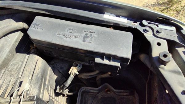 2007 Ford Escape Engine Fuse Box 3.0L — photo 1