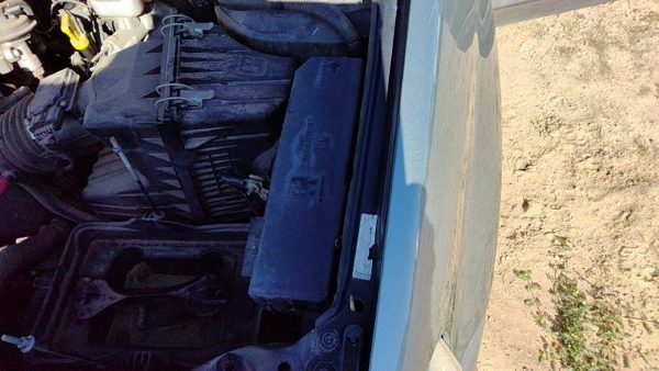 2007 Ford Escape Engine Fuse Box 3.0L — photo 2