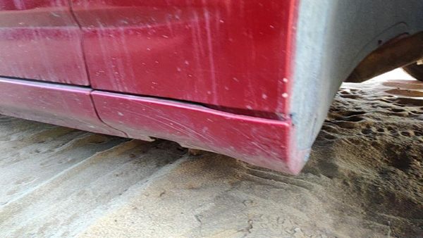 10 Charger Passenger Right Moulding From Fender Trim Strip Inferno Red Crystal — photo 2