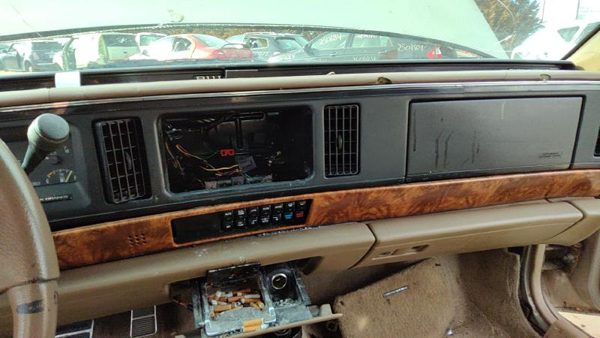 1994 Buick Park Ave Trim Bezel Around Radio Surround Dash Panel Oem Tan 25629620 — photo 2
