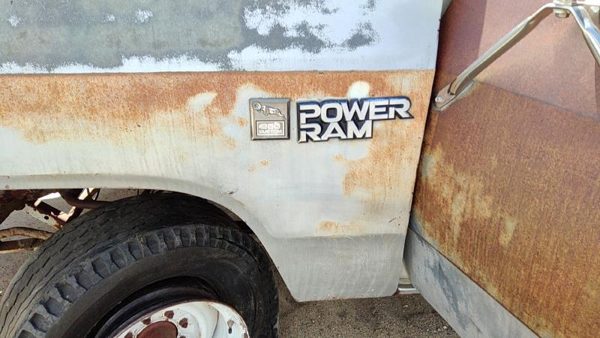 1986 Dodge Ram Fender LH W250 Silver — photo 3