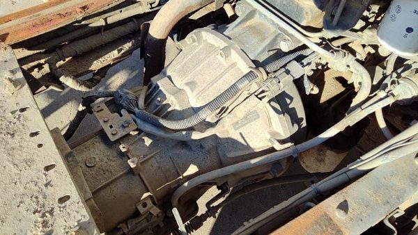 1996 Isuzu Npr Flywheel Bell Housing OEM — photo 2