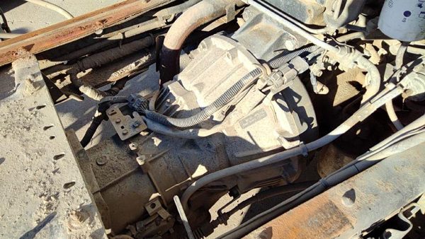 1996 Isuzu Npr Flywheel Bell Housing OEM — photo 1