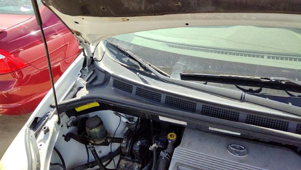 04-05 Toyota Sienna Windshield Wiper Cowl Vent Trim Panel Oem Cover — photo 2