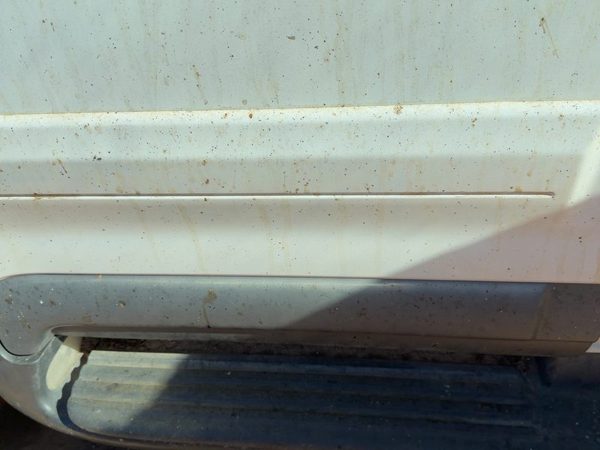 1998 Lincoln Navigator Rear Door Moulding RH Oxford White Yz — photo 4