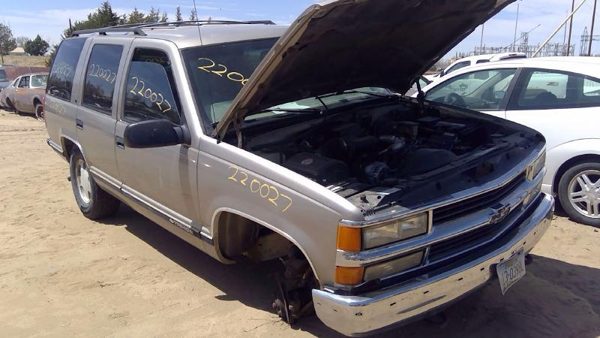 1999 Chevy Tahoe — vehicle photo 1
