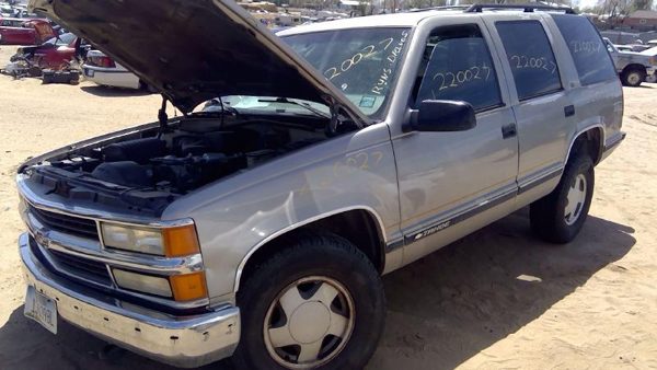 1999 Chevy Tahoe — vehicle photo 4