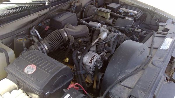1999 Chevy Tahoe — vehicle photo 2
