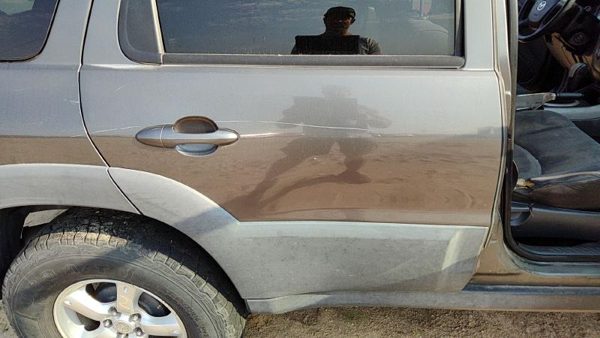 2005 Mazda Tribute Rear Door RH Gray Cx — photo 3