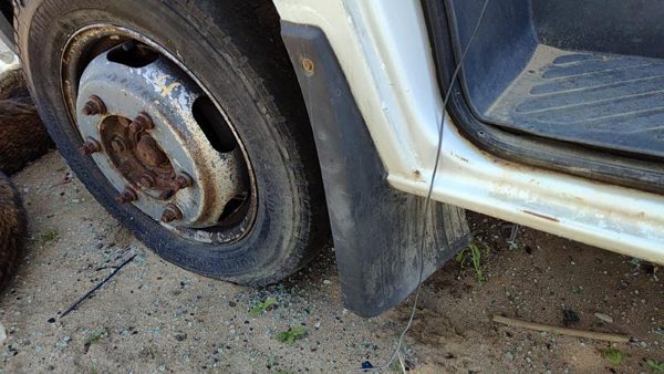 03-06 Dodge Sprinter Van 3500 Driver Left Mud Flap Moulding Oem Factory — photo 3