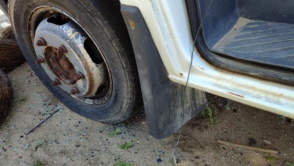 03-06 Dodge Sprinter Van 3500 Driver Left Mud Flap Moulding Oem Factory — photo 4