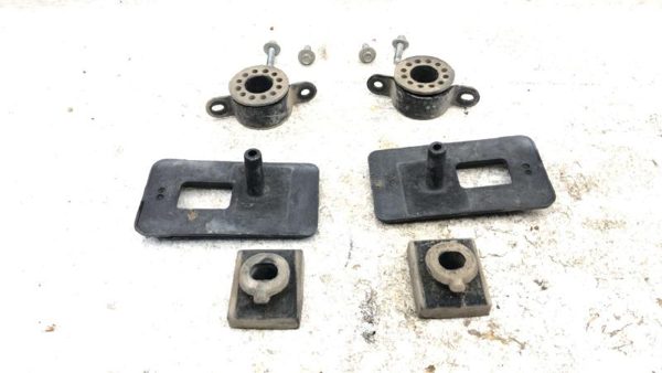 11-16 Ford F250 Radiator Mount Bushing Cushion Bracket Set Oem 6.7L Powerstroke — photo 1