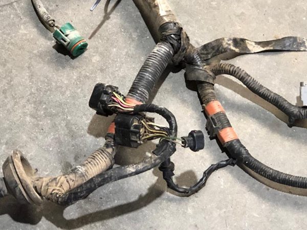 2001 Suzuki Swift Complete Wiring Harness for Engine OEM 1.3L 5 Sp OEM — photo 8