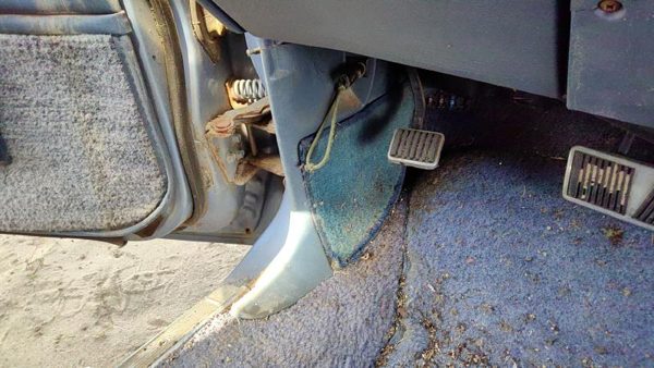 80-84 Deville Sedan Driver Left Lower Kick Trim Panel Oem Blue — photo 2