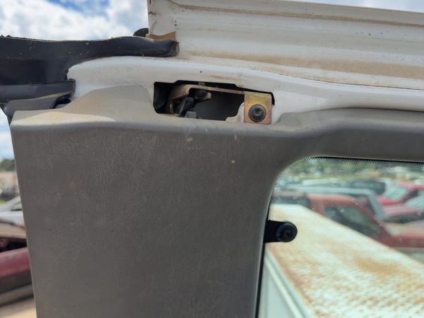 1999-2007 Ford F350 Passenger Right Rear Door Latch With Rods/Cables Oem Back — photo 1