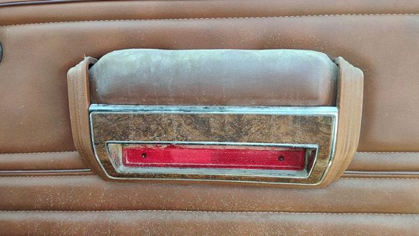 84-91 Jeep Grand Wagoneer Passenger Right Front Door Trim Panel With Switches — photo 3
