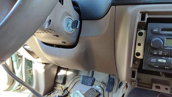 1998-02 Honda Passport Lower Dash Under Column Knee Bolster Trim Panel Bge Beige — photo 3
