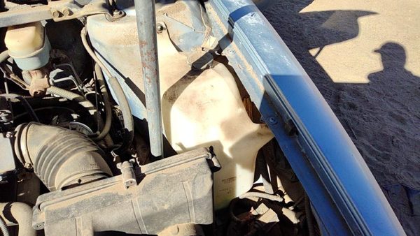 92-95 Buick Lesabre Windshield Washer Fluid Reservoir With Pump Oem Wiper Tank — photo 2