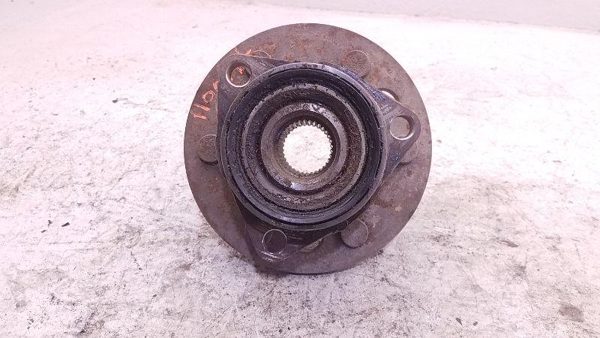 1998 Chevy Silverado 1500 Driver Left Wheel Hub Front Bearing Assembly 15997071 — photo 1