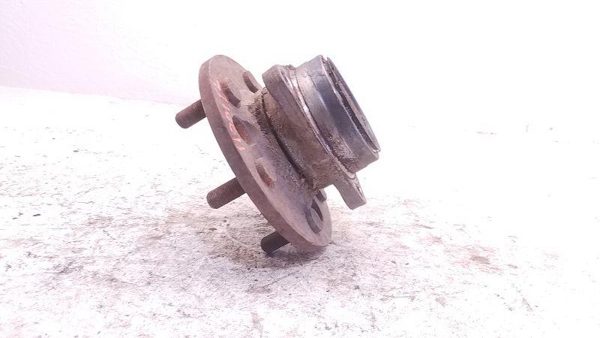 1998 Chevy Silverado 1500 Driver Left Wheel Hub Front Bearing Assembly 15997071 — photo 2