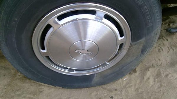 1986-1996 Chevy Caprice 15' 6 Slot Hub Cap Wheel Cover Oem — photo 5