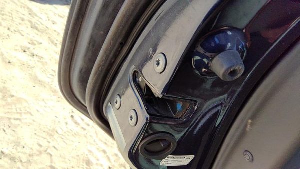 1997-2001 Toyota Camry Driver Left Rear Door Latch With Rods/Cables Oem Back — photo 2