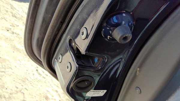1997-2001 Toyota Camry Driver Left Rear Door Latch With Rods/Cables Oem Back — photo 3