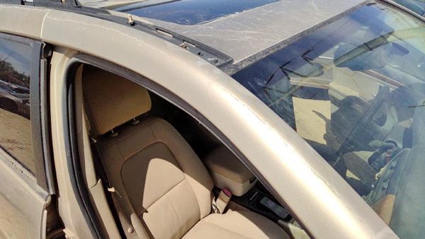 07 Suzuki Grand Vitara Xl-7 Passenger Right Front Moulding On A Pillar Post Gold — photo 5